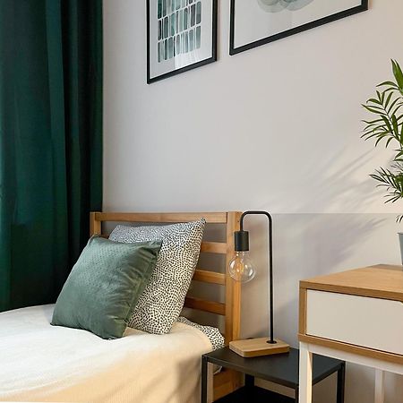 Shape&Color Premium Hostel Варшава Екстериор снимка