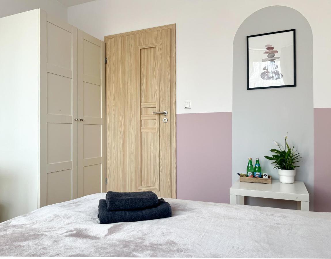 Shape&Color Premium Hostel Варшава Екстериор снимка