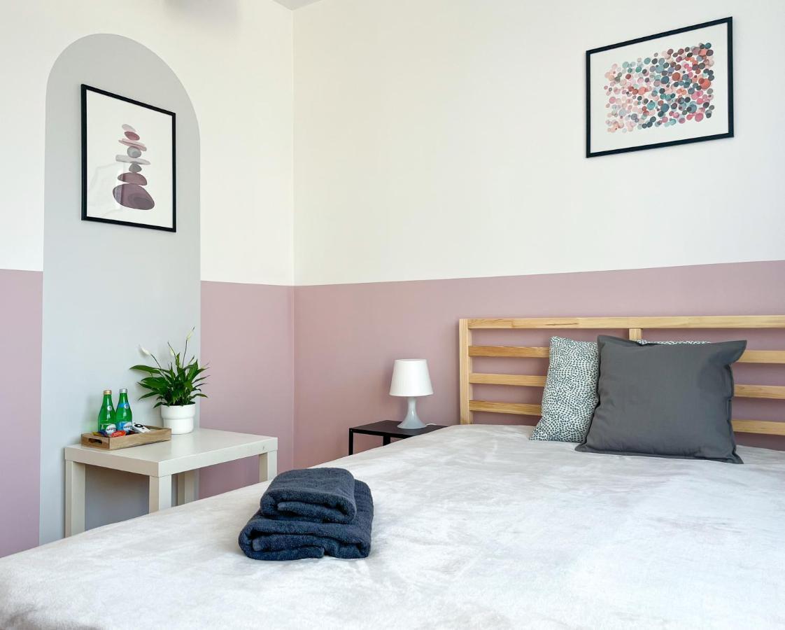 Shape&Color Premium Hostel Варшава Екстериор снимка