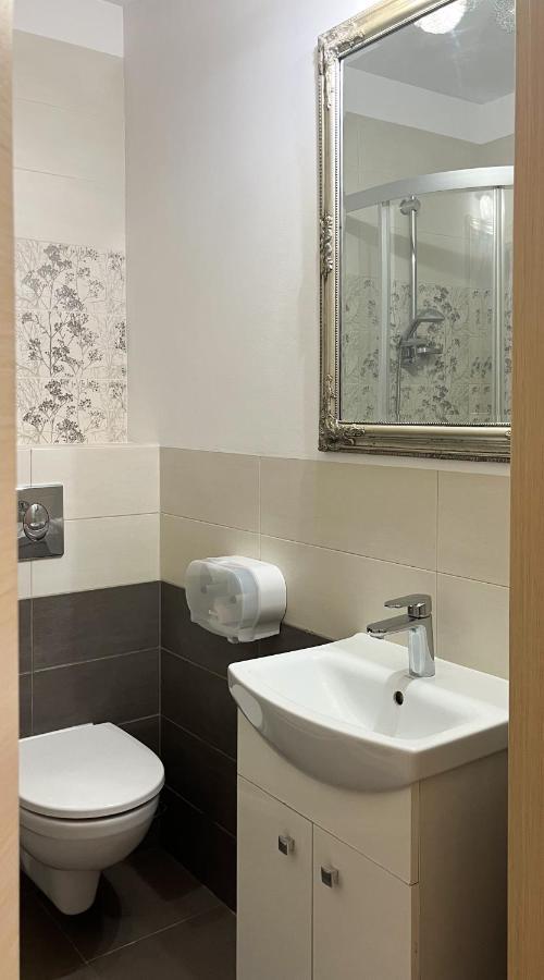 Shape&Color Premium Hostel Варшава Екстериор снимка