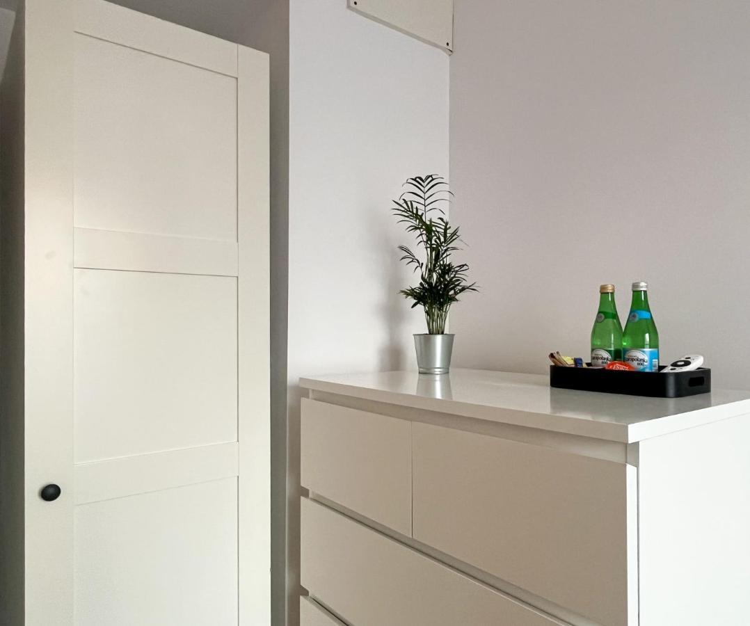 Shape&Color Premium Hostel Варшава Екстериор снимка