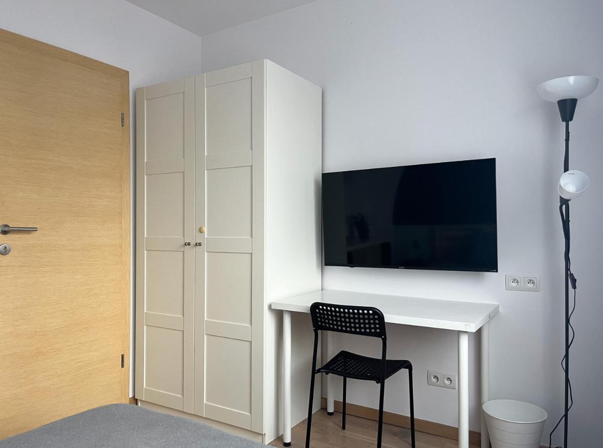 Shape&Color Premium Hostel Варшава Екстериор снимка
