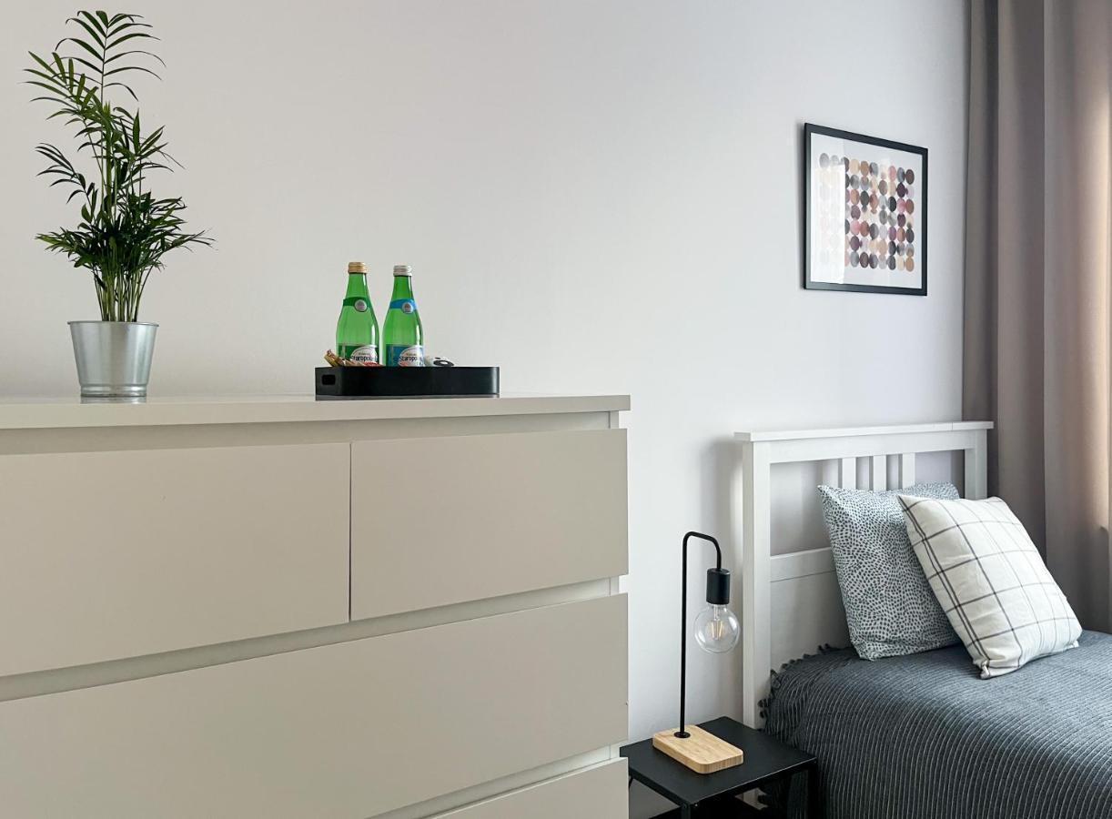 Shape&Color Premium Hostel Варшава Екстериор снимка