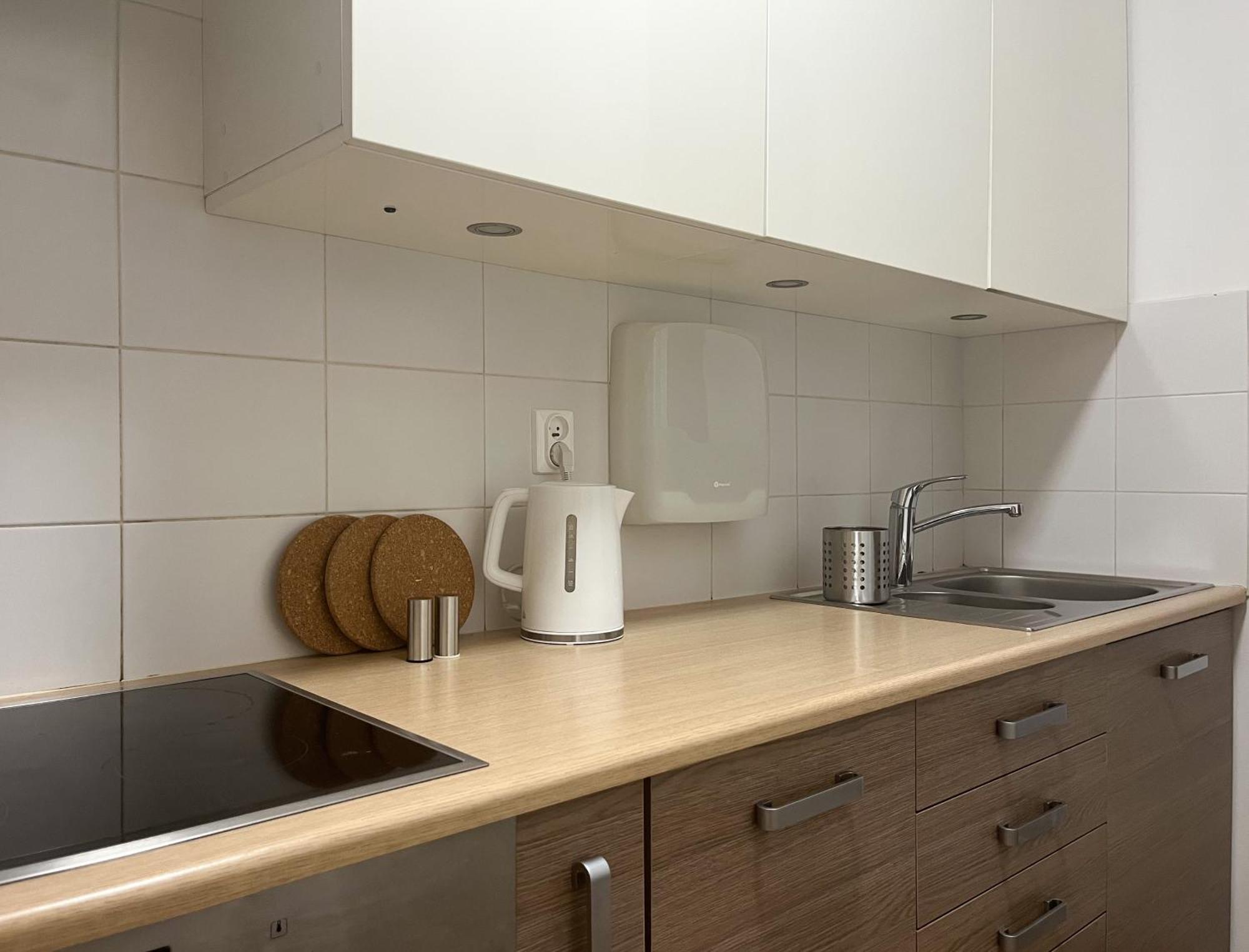 Shape&Color Premium Hostel Варшава Екстериор снимка