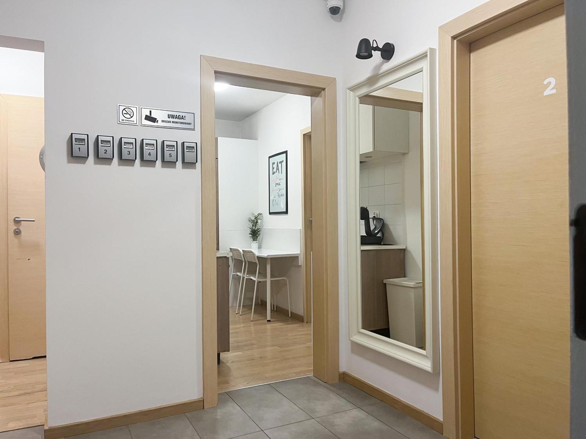 Shape&Color Premium Hostel Варшава Екстериор снимка